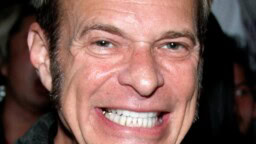 David Lee Roth jälleen vauhdissa – ex-Van Halen -solisti julkaisi uuden version yhtyeen vanhasta fanisuosikista
