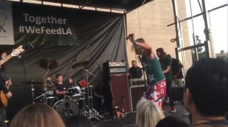 kaksi-hawkins-sukupolvea-kera-Dave-Grohlin - Soundi.fi