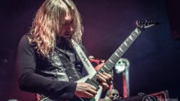 Beast in Black kertoo yllättäviä uutisia: bändin johtohahmo Anton Kabanen jää pois bändin jenkkikiertueelta