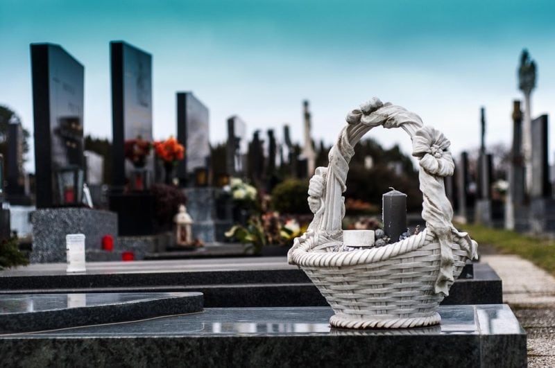 cemetery-1758349_1280 - Soundi.fi