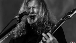 Dave Mustaine julkaisi selonteon Metallica-coveristaan – kertoo, miten työsti biisiä Teemu Mäntysaaren kanssa