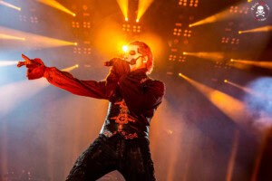 Ghost toi Tampereelle näyttävän spektaakkelin – katso massiivinen kuvagalleria Nokia-areenalta