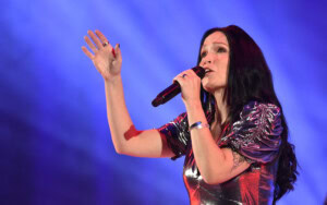 Dio, Ozzy, Bruce Dickinson – ja Tarja Turunen! Maailmalla julkaistiin suomalaisittain ilahduttava listaus