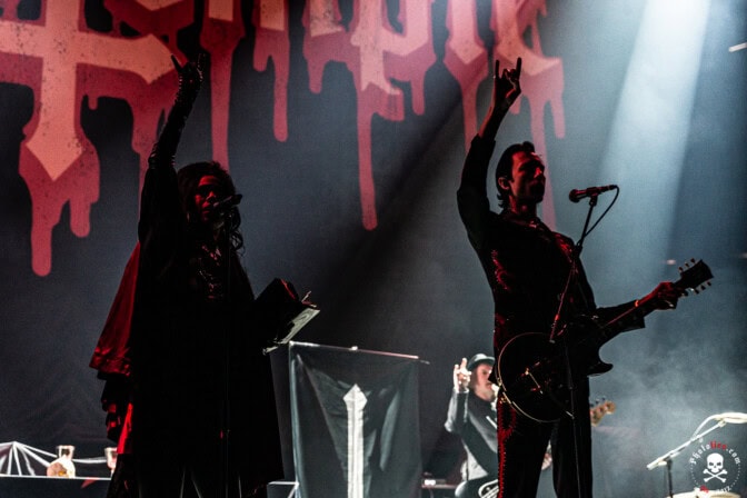 Kantritähti erotti lämmittelijän kiertueeltaan ”saatanallisen kuvaston” vuoksi – Jack White riensi apuun