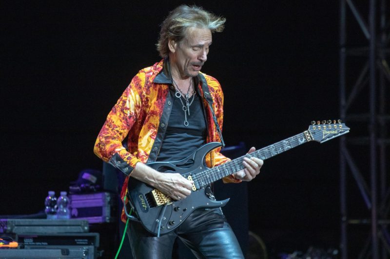 stevevai10.13024482f - Soundi.fi