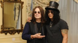 Slash muistelee huvittavaa, joskaan ei järin hohdokasta ensikohtaamistaan Ozzy Osbournen kanssa