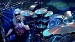 Millaisella rumpusetillä Iron Maiden hoitaa tulevat Tampereen-keikat? Antaa rumpalin näyttää itse