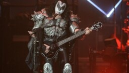 Gene Simmons Kissin lopettamispäätöksestä: ”Sitä täytyy omata tarpeeksi arvokkuutta ja ylpeyttä lopettaakseen ajoissa”