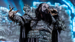 Vuonna 2006 Mr. Lordi sai levylleen vieraaksi itsensä Udo Dirkschneiderin – laulaja osoittautui hyvin erilaiseksi kuin mielikuvissa