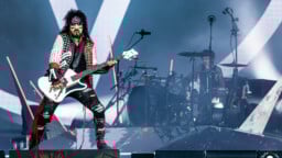 ”Rocktähtenä oleminen on yliarvostettua” – paheissa rypenyt Nikki Sixx puhuu nyt eri sävyyn rockmeiningeistä