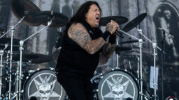 Tällaista on vanhan liiton metallibändin kiertue-elämä – Testament julkaisi minidokkarin jenkkirundistaan