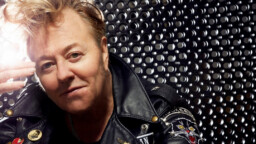 Päivän hyvän mielen uutinen: Brian Setzer kertoo soittamiseen vaikuttavien terveyshuolien olevan menossa parempaan suuntaan