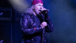 Dokken-keulakuva kertoo kuulumisiaan, eivätkä ne ole mukavia – ”Oikea käsivarteni on halvaantunut”
