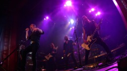 Livearvio: Poisonblack on palannut parrasvaloihin myrkyllisen kovassa iskussa