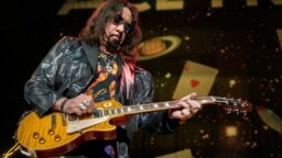 Ace Frehley iskee kuin 10 000 volttia – Julkaisi singlen levyltä, joka kitaristin mukaan saa Paul Stanleyn näyttämään imbesilliltä