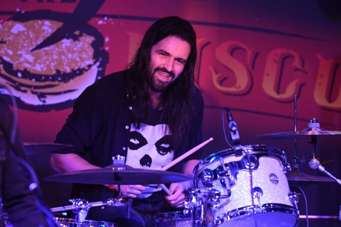 Matt Sorum Mike Portnoy Ja Kumppanit Ilmaantuivat Kommentoimaan Jay 