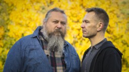 Suuria uutisia Kingston Wallin ystäville! Iso juhlakonsertti ja festarikeikkoja tiedossa ensi vuonna