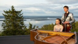 Hyvää itsenäisyyspäivää kaikille! Tässä huomattavan kaunis Finlandia-versio juhlan kunniaksi