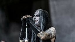 Dimmu Borgir on täällä taas! Norjan äärimetallisuuruus tiedottaa uudesta levystä, ensimmäinen biisi kuultavana