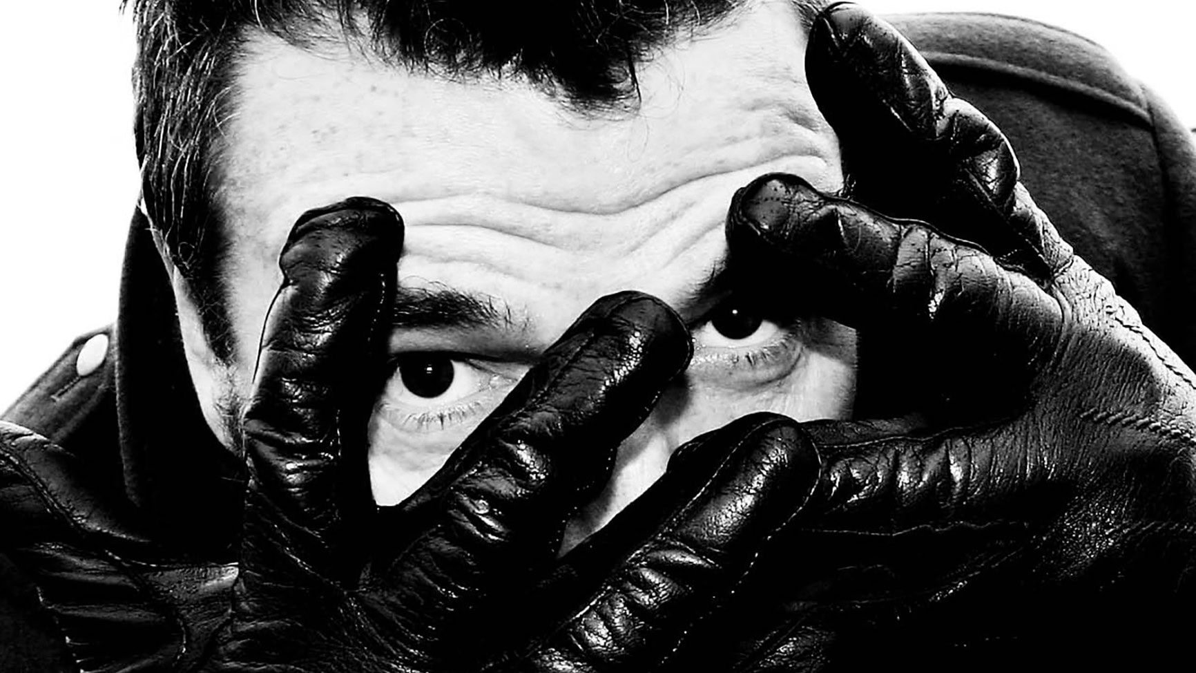 Rokkareita niin undergroundin laitamilta kuin listahuipulta kuvanneen  Nauskan otoksia esill retrospektiivisess nyttelyss - Soundi.fi