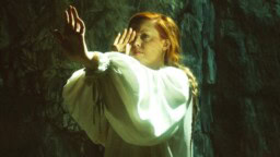 Viitasen Piia tiedottaa alakuloisia uutisia: kaikki loppuvuoden keikat sekä Q-teatteriin sovitut esitykset on peruttu