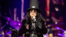 Alice Cooper nimeää säveltäjäsuuruuden ja hevijättiläisen, jotka kuuluisivat ehdottomasti Rock & Roll Hall of Fameen