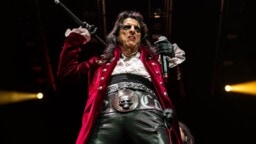 Vanha jengi koossa taas – Alice Cooper julkaisee yli 50 vuoden tauon jälkeen levyn alkuperäisen bändinsä kanssa