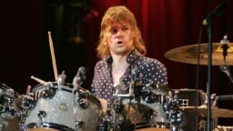 Elton John, Guns N’ Roses ja The Beatles -rumpali samalla biisillä – The Whosta potkut saanut rumpali jakoi jotain hyvin mielenkiintoista