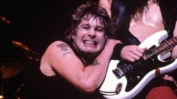 ”Jumalauta, se oli hullua” – Ozzy muistelee ”vaarallisinta” kiertuettaan Mötley Crüen kanssa