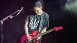 Ex-Red Hot Chili Peppers -kitaristin kuolemantuottamustapaus etenee – Vältti linnatuomion