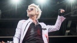 Sixx:A.M.-solisti avautuu musabisneksen ”pimeästä puolesta” biisinkirjoittamiseen liittyen – ”Olen nähnyt sen tapahtuvan monta kertaa”