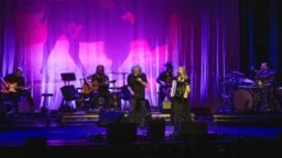Livearvio: Robert Plant on sinut elämänsä, menneisyytensä ja uransa kanssa – Tunnelma Tampere-talolla oli yhtä aikaa harras ja riemukas