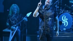 KK Downing muistelee menneitä – levytti uudelleen wanhan Judas Priest -bravuurin