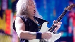 ”Mietin, kauanko bändi voisi vielä jatkaa” – Dave Murray muistelee Iron Maidenin tuskaisia vuosia
