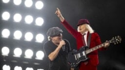 Millaisessa iskussa AC/DC palasi keikkakantaan? Se selviää tuoreilta videoilta