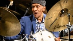 Miles Davisia, Sonny Rollinsia, Herbie Hancockia ja lukuisia muita suuruuksia säestänyt rumpali Al Foster on kuollut