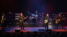 Livearvio: Blue Öyster Cult vuosimallia 2025 on yhden vetreän seniorin show