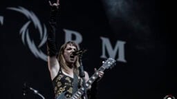 Halestormin Lzzy Hale avoimena alkoholinkäytöstään: ”Etsin pakoreittiä väärästä paikasta”