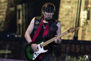 Iron Maiden perinteisiin kuuluu käynnistää keikat samalla biisillä – yksi bändin jäsen toivoo tähän jo muutosta