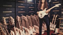 ”En pidä totuuden vääristelystä, joten vähemmän ei yksinkertaisesti voi olla enemmän” – haastattelussa Yngwie Malmsteen