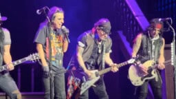 Alice Cooper ja Johnny Depp tarttuivat Black Sabbath -klassikkoon – tältä se kuulosti