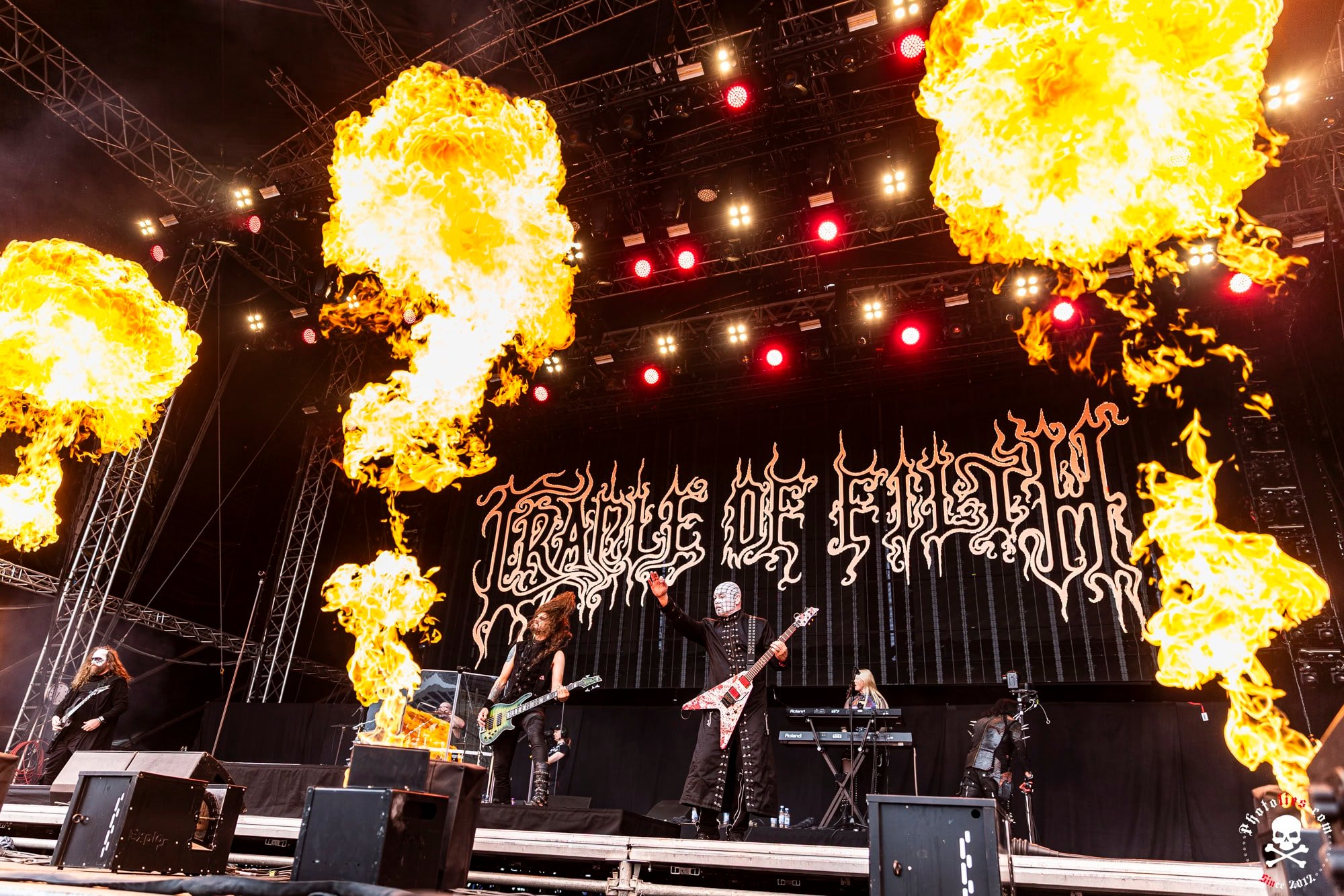 Cradle of Filth -leirissä tapahtuu – yhtye menetti jäsenen kesken kiertueen, toinen ilmeisesti lähdössä