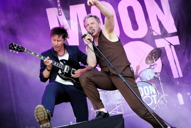 Moon Shotin uusi single on ”kuin kanuuna, joka laukoo rauhaa ja yhteisöllisyyttä” – kolmas albumi julkaistaan syyskuussa