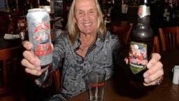 Iron Maiden -rumpali palaa esiintymislavoille – luvassa kiertue upeasti nimetyn yhtyeen kanssa