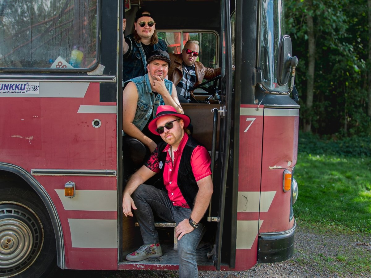 Manserockin manttelinperijän uusi single on valoisa ja toiveikas päätös kesälle ja kiertueelle – ”Unelmien seuraaminen ei ole helpoin elämäntie, mutta se on silti kuljettava”