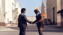 Pink Floydin ikonisessa levynkannessa palanut Ronnie Rondell Jr. on poissa