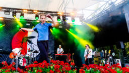 Ensi vuonna riittää tilaisuuksia nähdä Ismo Alanko keikalla – veteraaniartisti julkisti 18 paikkakuntaa kattavan kiertueen