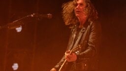 The Darkness -kitaristi haukkuu jyrkin sanankääntein tuoreen Ozzy-tribuutin: ”Ällöttävää”