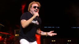 Sammy Hagar on hyvin pettynyt esitykseensä Ozzy Osbournen jäähyväiskonsertissa – ”Minä jäädyin”