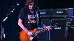Ace Frehley joutui sairaalaan – entinen Kiss-kitaristi joutui perumaan keikkansa
